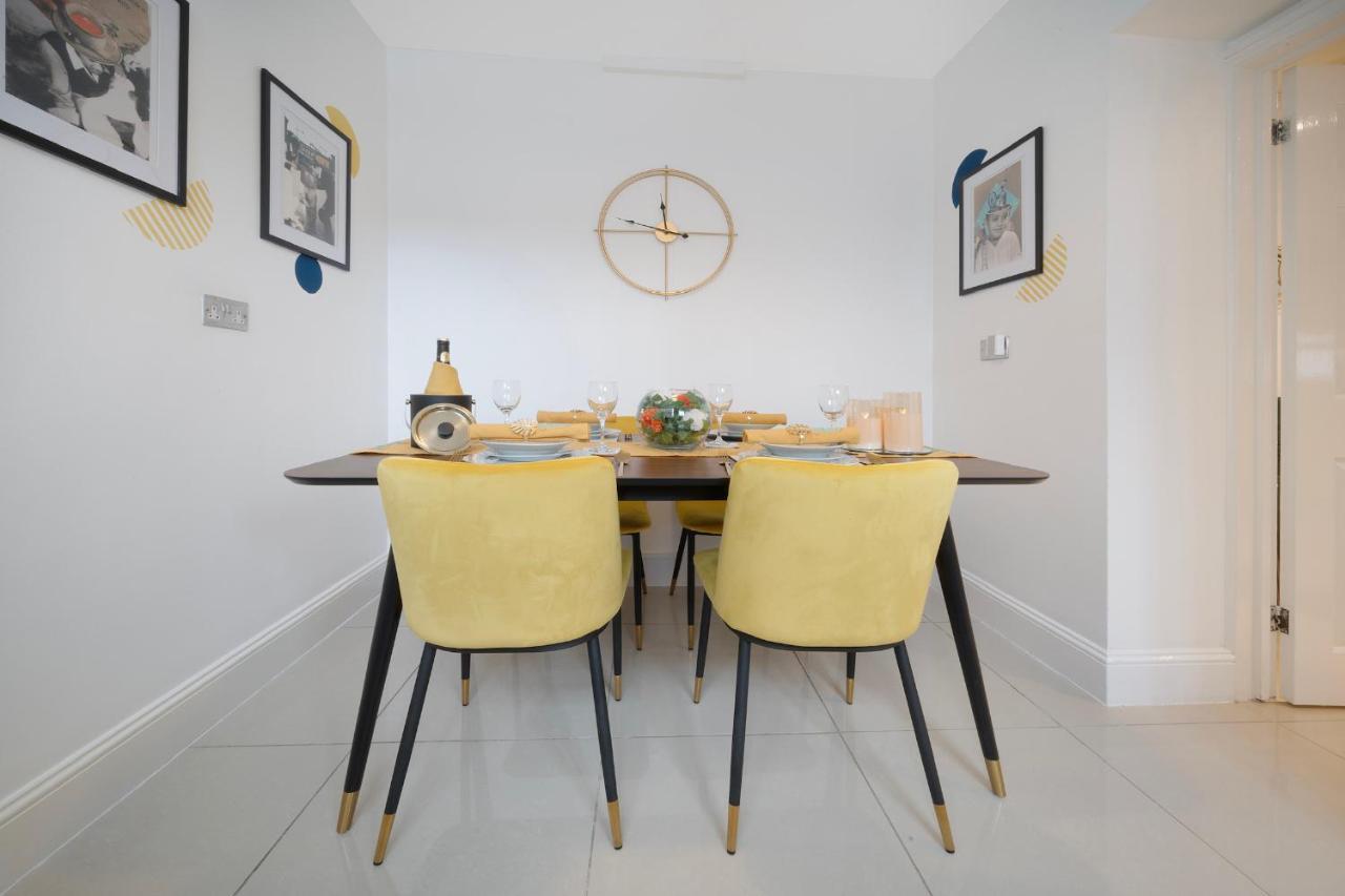 1 Bed House, Free Parking, 15 Minutes From Cheltenham Races غلوستير المظهر الخارجي الصورة